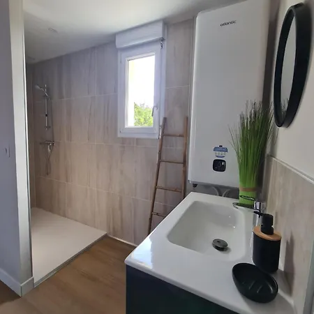 Tatil Evi Maison Du Puy Avec Jardin Clos, 4 Min Puy Dufou *